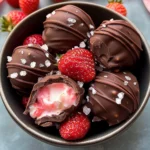 Viral chocolate strawberry yogurt clusters